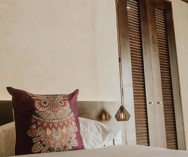 Casa Chimi Hotel *